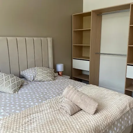 4 Personnes 1 Ch 아파트 라발